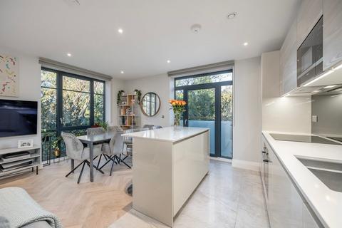 2 bedroom apartment for sale, Holden Road, Woodside Park N12