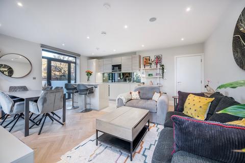 2 bedroom apartment for sale, Holden Road, Woodside Park N12