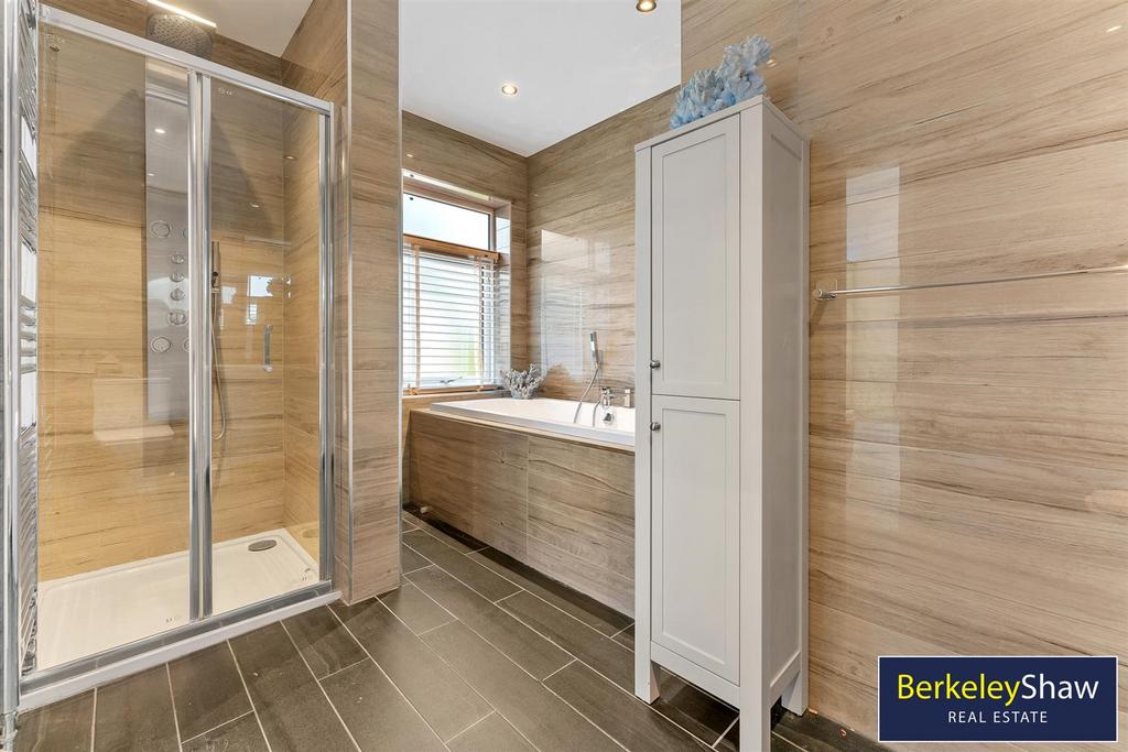Ensuite (Bedroom 1)