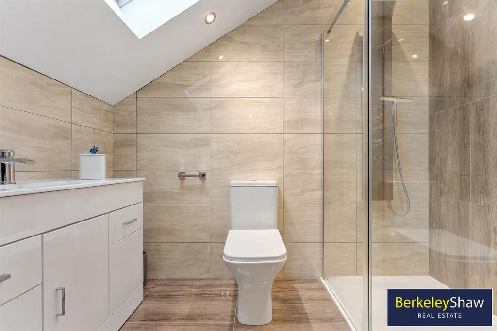 Ensuite (Bedroom 2)