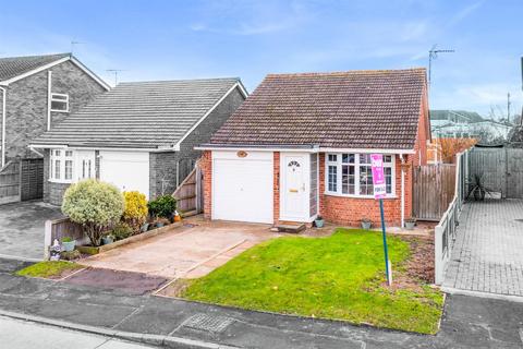 2 bedroom detached bungalow for sale, Waxwell Road, Hockley SS5