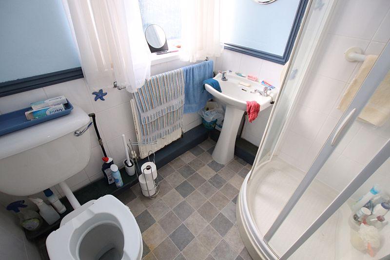 Shower room photo 2