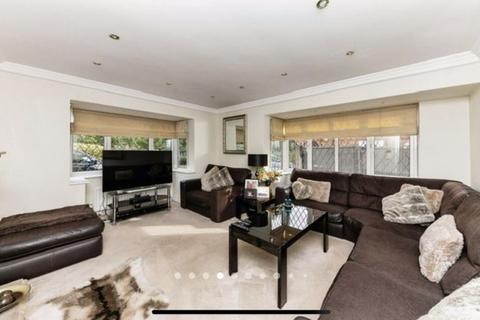 4 bedroom detached house for sale, ROSEMARY WAY, CLEETHORPES