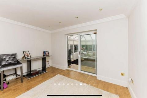 4 bedroom detached house for sale, ROSEMARY WAY, CLEETHORPES
