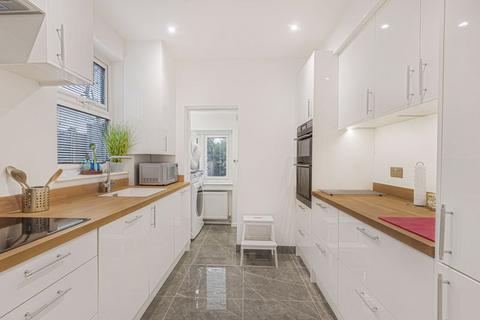 undefined, Ravine Grove, London