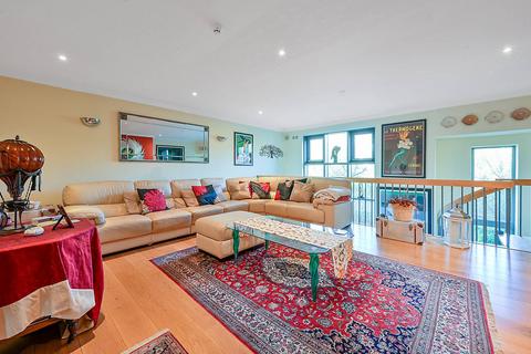 undefined, Tallow Road, Brentford, TW8