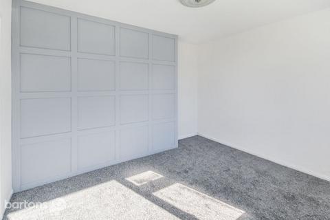 3 bedroom semi-detached house to rent, Richmond Park Avenue, Kimberworth