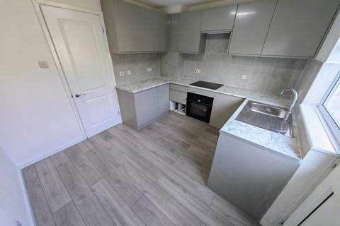 2 bedroom terraced house for sale, Rabournmead Drive, Northolt