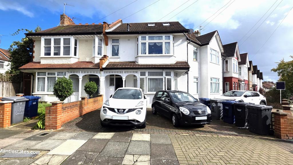 Studio apartment for sale Woodgrange Avenue, Lond