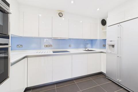 3 bedroom apartment to rent, Pier Road, Gillingham