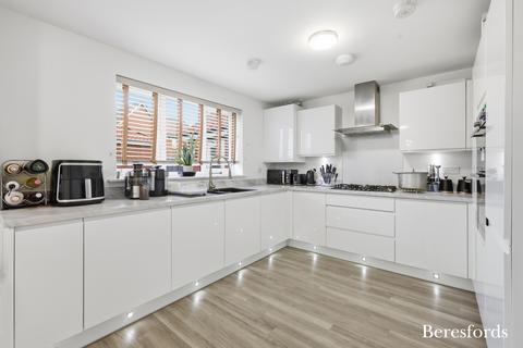 4 bedroom detached house for sale, Jefferson Way, Alresford, CO7