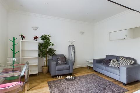 undefined, Pearson Park, HU5 2TG