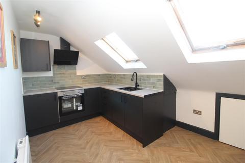 2 bedroom flat to rent, Llantrisant Street, Cardiff CF24