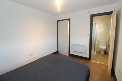2 bedroom flat to rent, Llantrisant Street, Cardiff CF24