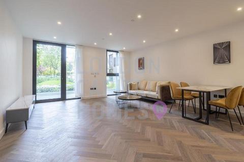 2 bedroom apartment to rent, 3 Merino Gardens, London, E1W 2DP