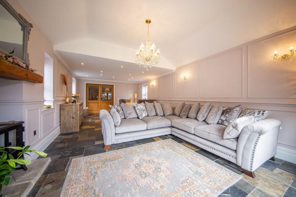 Living/dining room