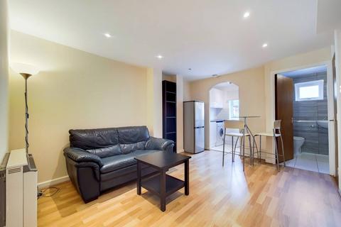 1 bedroom flat to rent, Ironmongers Place, Isle Of Dogs, London, E14