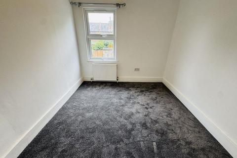 3 bedroom semi-detached house to rent, Angel Road, Harrow