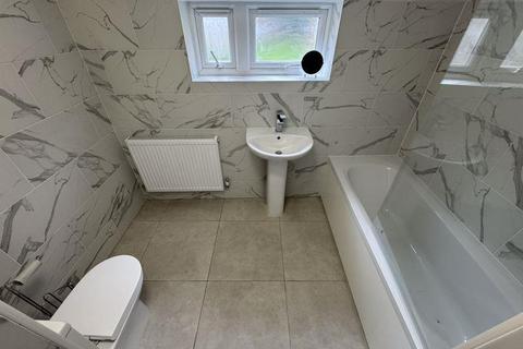 3 bedroom semi-detached house to rent, Angel Road, Harrow