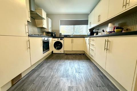 3 bedroom terraced house to rent, Riley Drive, Birmingham B36