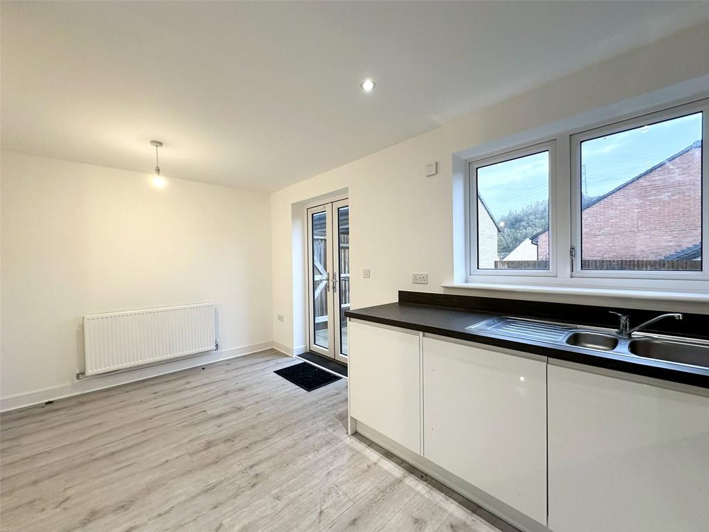 Kitchen/Dining
