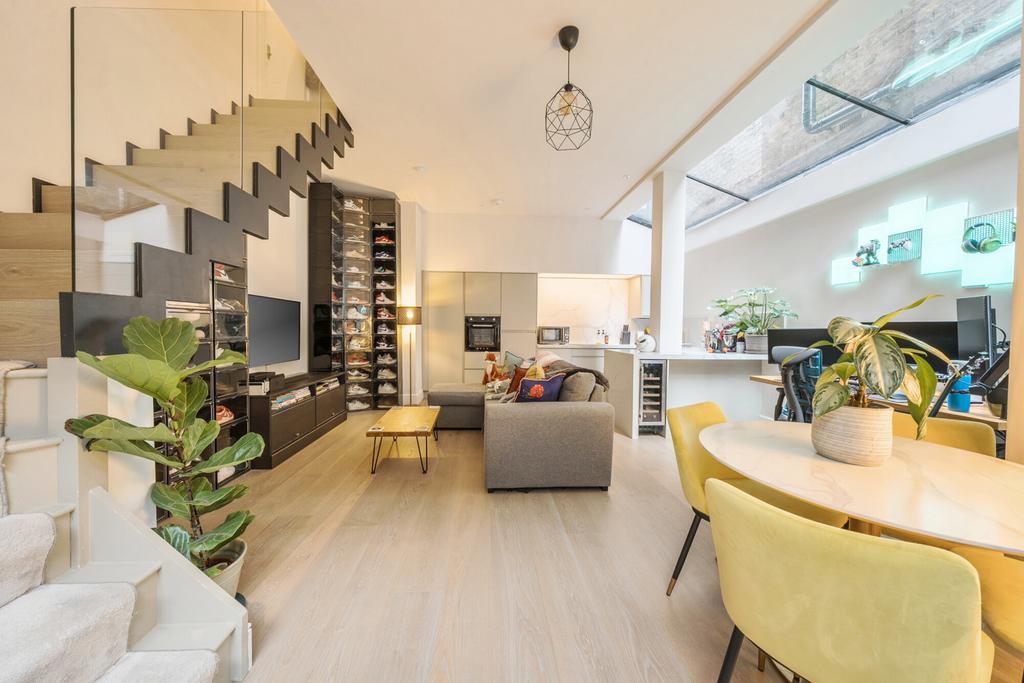 1381329 20 691495...