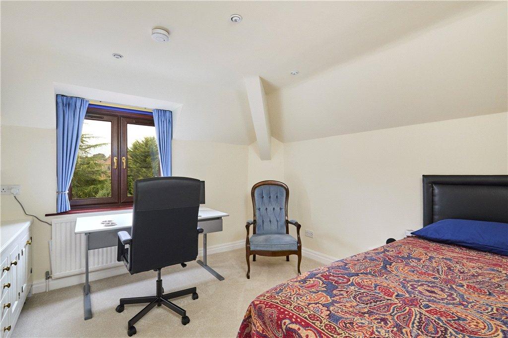 Bedroom/Dining Room
