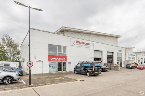 Showroom to rent - 11 Roman Farm Rd Bristol BS4 1UN