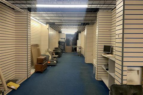 Retail property (high street) to rent, 33 London Rd Grantham NG31 6EX