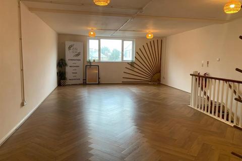 Retail property (high street) to rent, 14 Bridge Pl Worksop S80 1JS