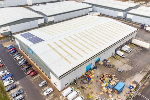 Distribution warehouse to rent, Kings Weston Ln Avonmouth BS11 8AZ