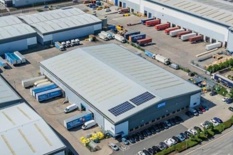 Distribution warehouse to rent, Kings Weston Ln Avonmouth BS11 8AZ