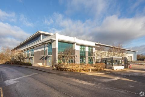 Distribution warehouse to rent, 9 Poplar Way E Avonmouth BS11 0YW