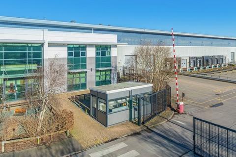 Distribution warehouse to rent, 9 Poplar Way E Avonmouth BS11 0YW