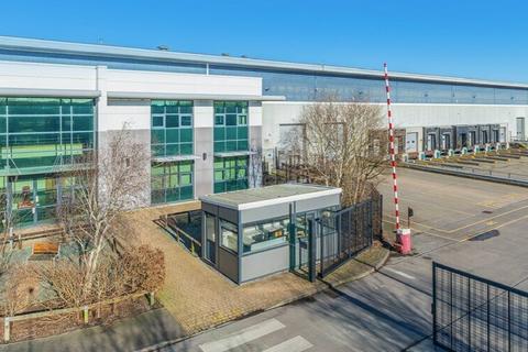 Distribution warehouse to rent, 9 Poplar Way E Avonmouth BS11 0YW