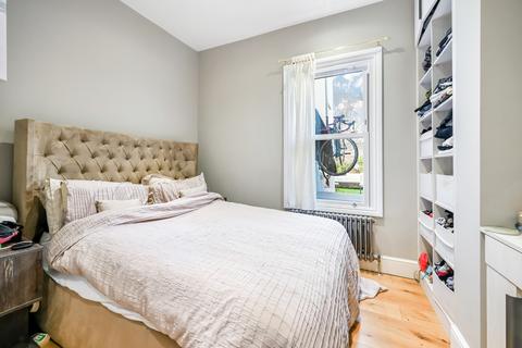 1 bedroom maisonette to rent, Buckmaster Road, SW11