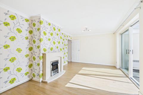 3 bedroom semi-detached house for sale, Silverwood Close, Grays, RM16