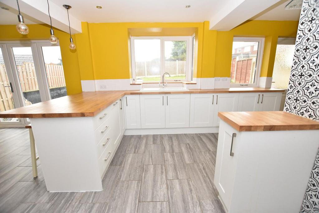 Kitchen 2.JPG