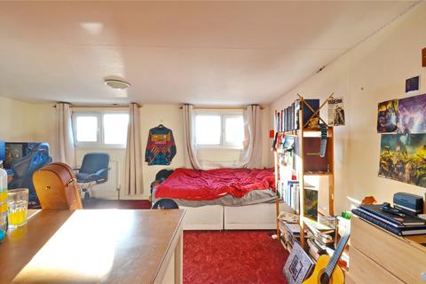 6 bedroom semi-detached house to rent, Station Road, Filton, Bristol, South Gloucestershire, BS34
