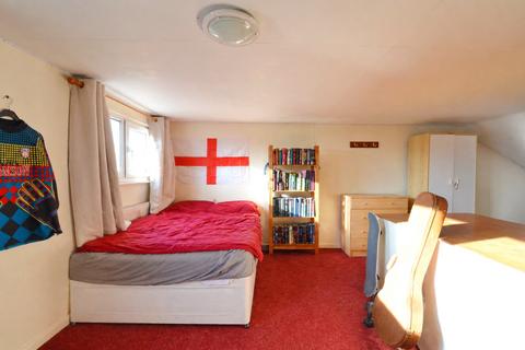 6 bedroom semi-detached house to rent, Station Road, Filton, Bristol, South Gloucestershire, BS34