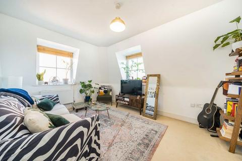 1 bedroom flat to rent, Garratt Lane, London SW17