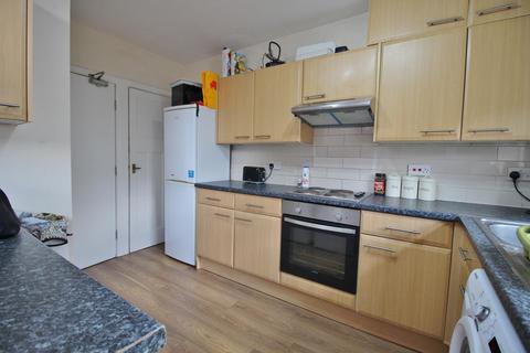 7 bedroom house to rent, Estcourt Avenue, Leeds LS6