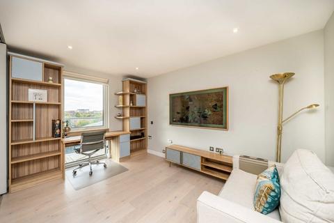 3 bedroom flat for sale, Plough Road, Battersea SW11