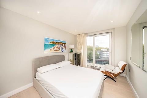3 bedroom flat for sale, Plough Road, Battersea SW11