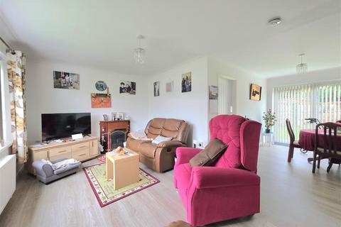 undefined, Chestnut Avenue, Donington,