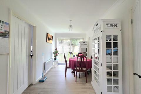 undefined, Chestnut Avenue, Donington,