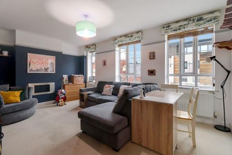 2 bedroom apartment for sale, St. Marks Hill, Surbiton, KT6