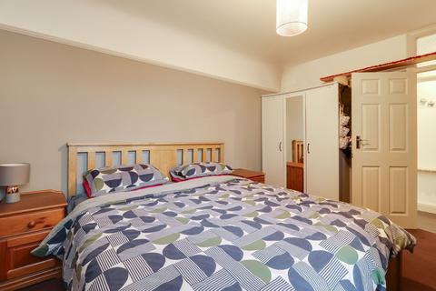 2 bedroom apartment for sale, St. Marks Hill, Surbiton, KT6