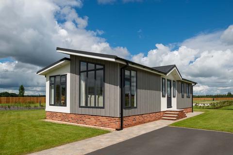 2 bedroom park home for sale, Iver, Buckinghamshire, SL0