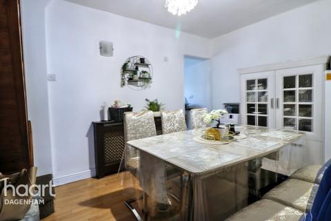 undefined, Second Avenue, Dagenham
